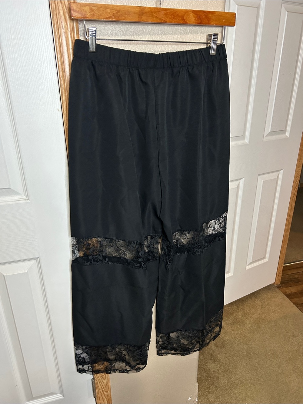 Black Wide-Leg Lace-Panel Palazzo Pants - Picture 4 of 4